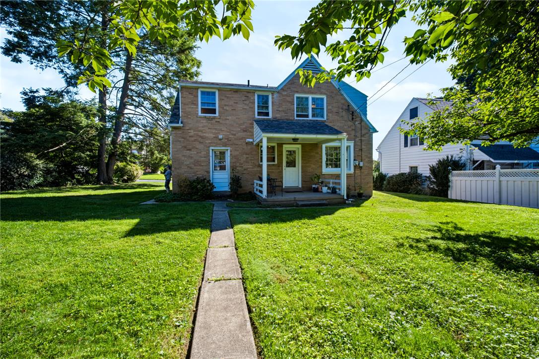 2209 Huntington Street Property Photo 4