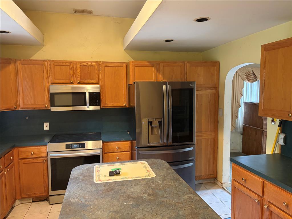 1438 Highland Property Photo 3
