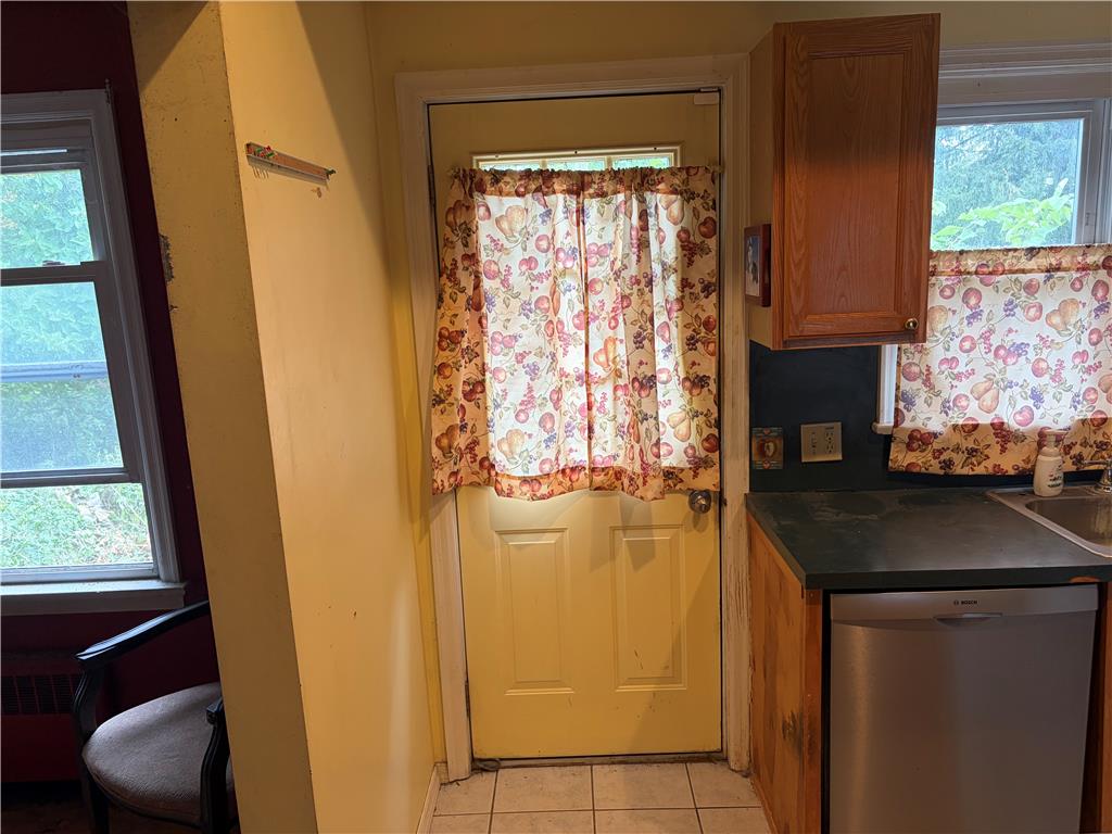 1438 Highland Property Photo 4