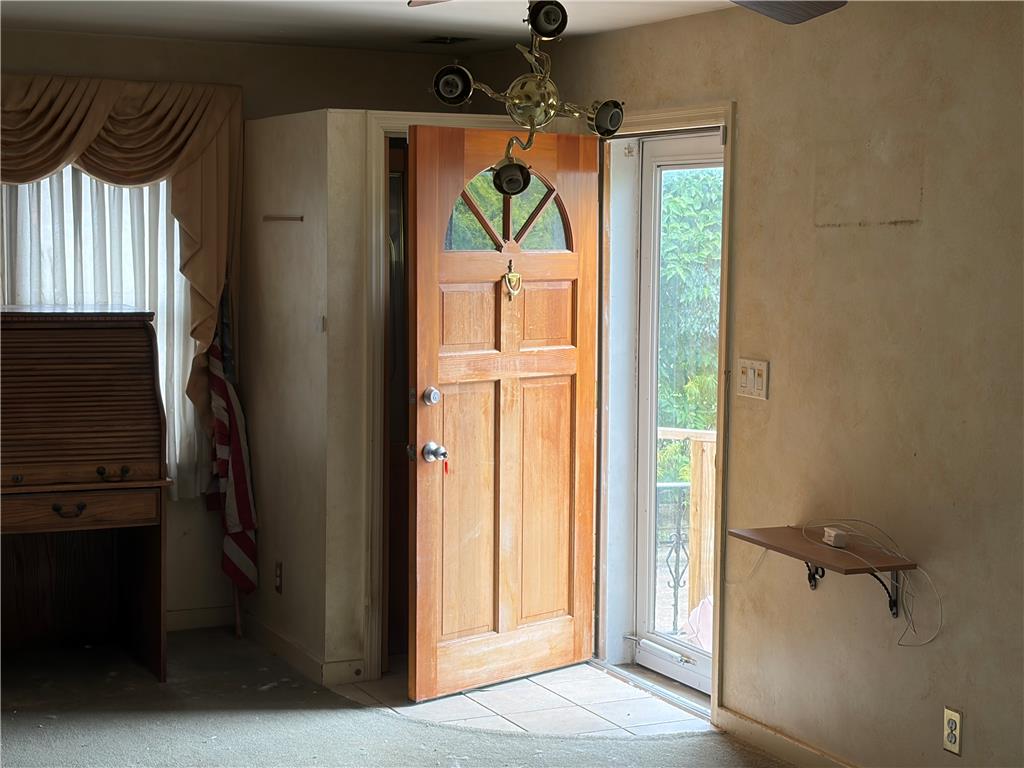 1438 Highland Property Photo 5