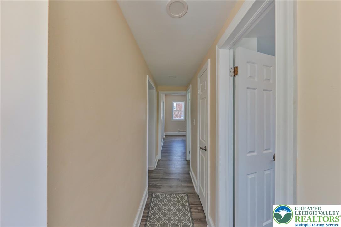 1113 East Emmaus Avenue Property Photo 18