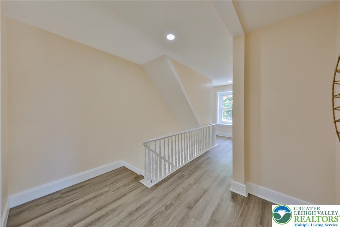 1113 East Emmaus Avenue Property Photo 22