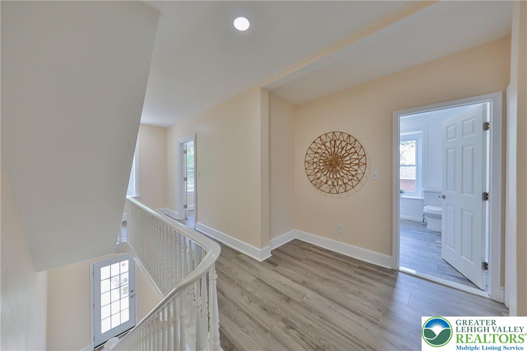 1113 East Emmaus Avenue Property Photo 23