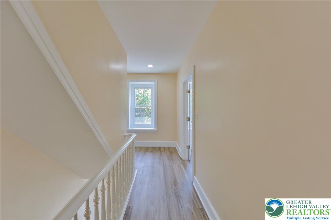 1113 East Emmaus Avenue Property Photo 25