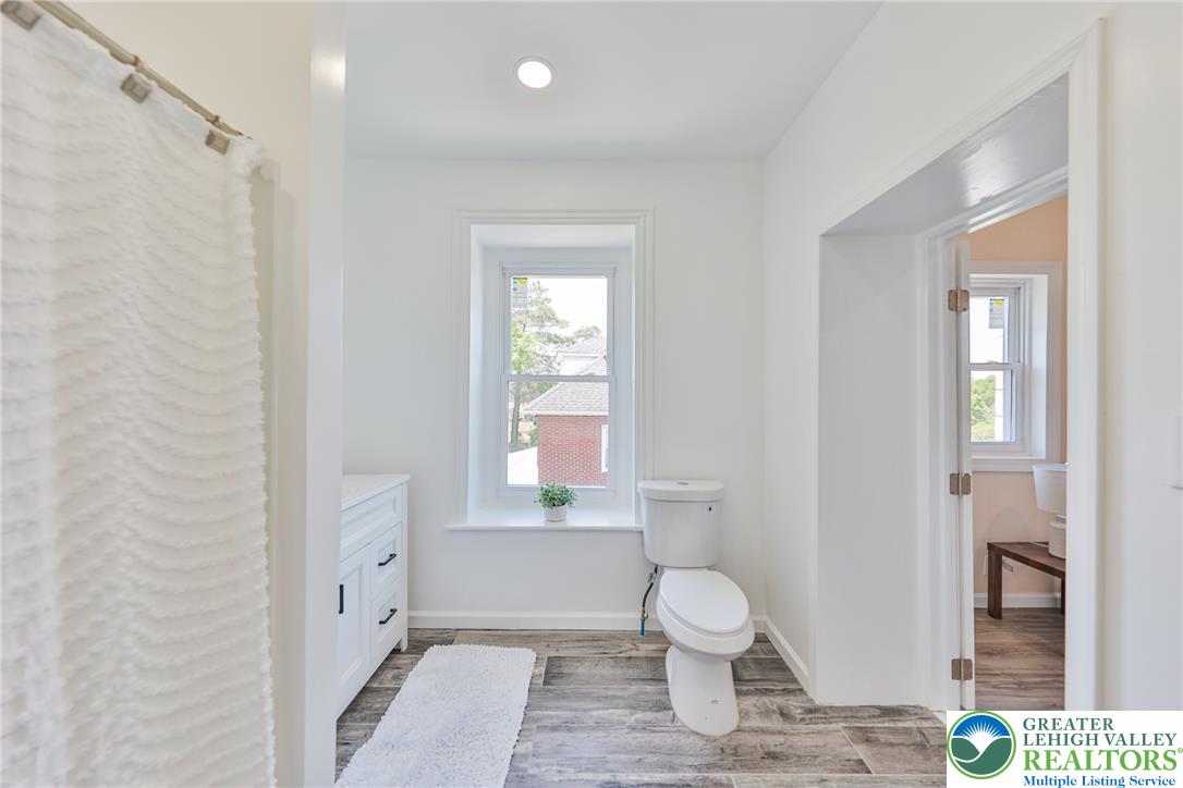 1113 East Emmaus Avenue Property Photo 33