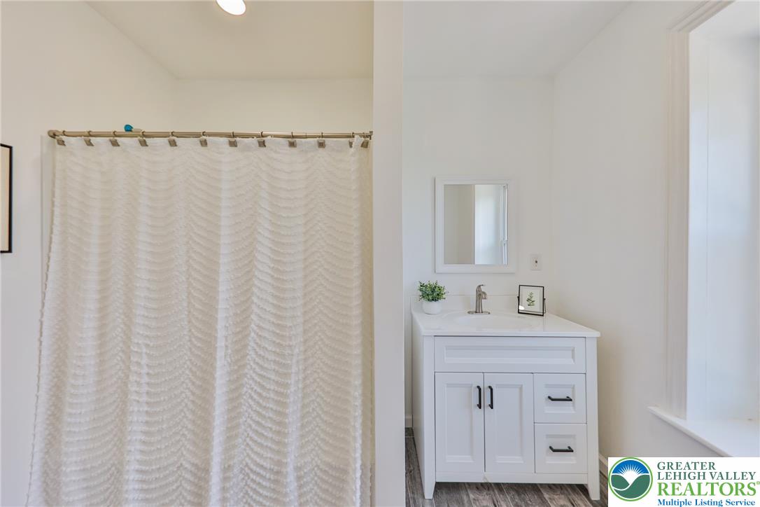 1113 East Emmaus Avenue Property Photo 34