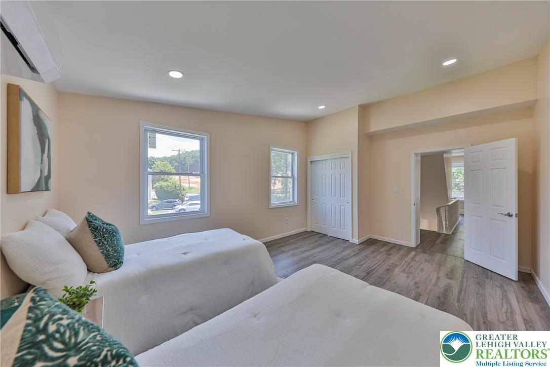 1113 East Emmaus Avenue Property Photo 47