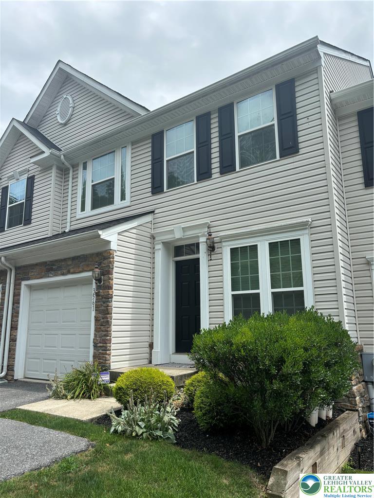 3561 Windsor Court Property Photo 4
