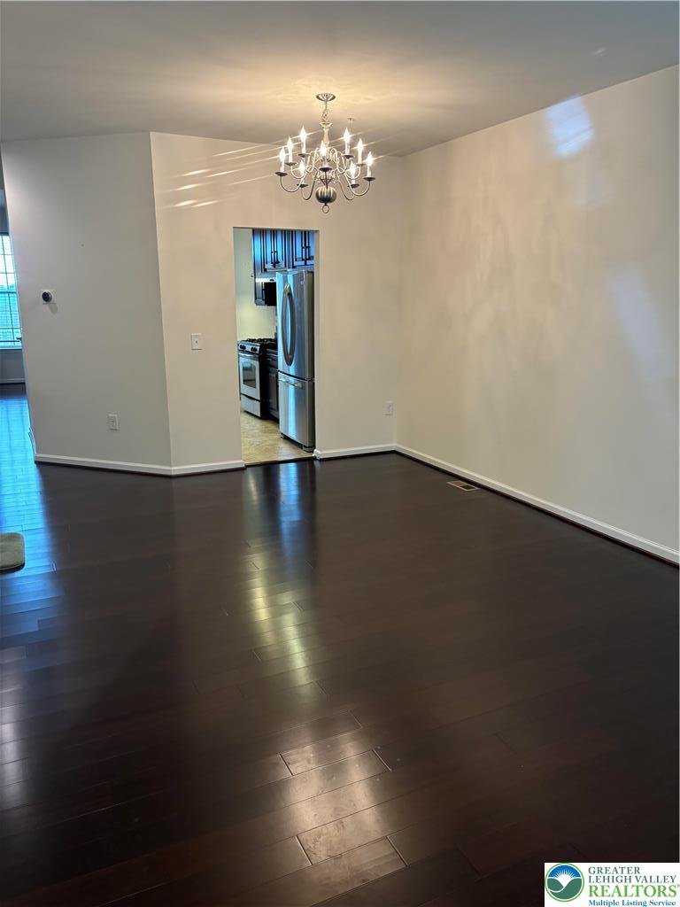 3561 Windsor Court Property Photo 6