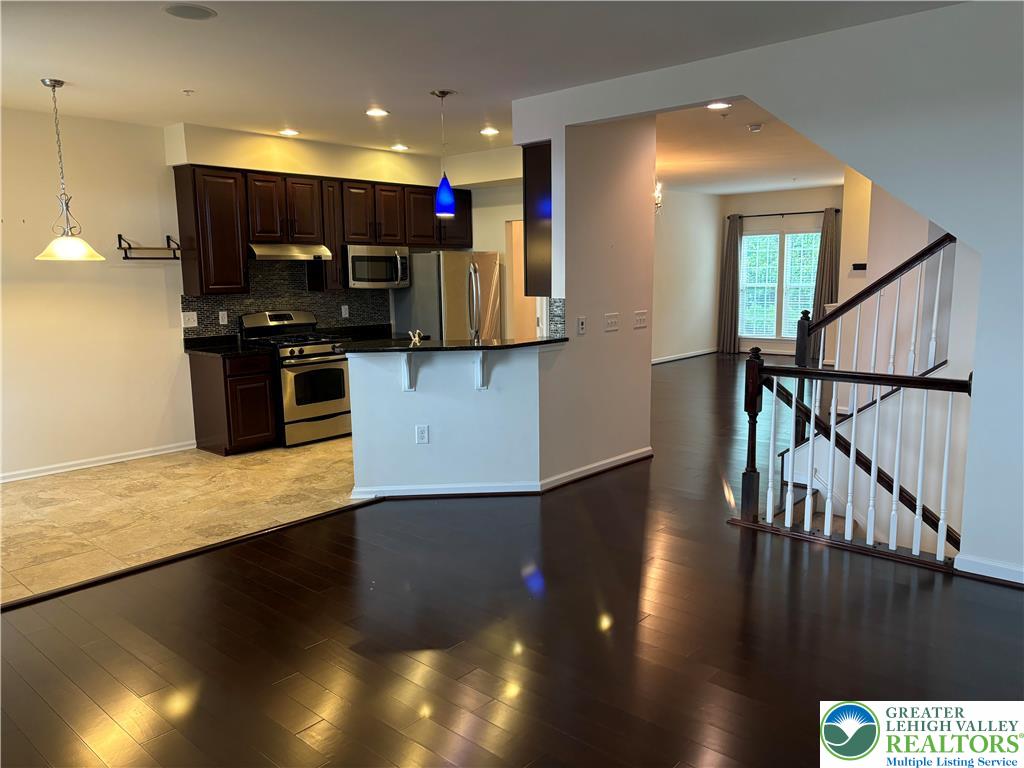 3561 Windsor Court Property Photo 8
