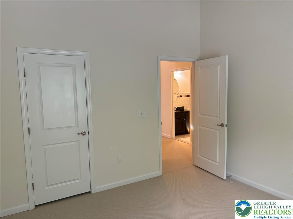 3561 Windsor Court Property Photo 34