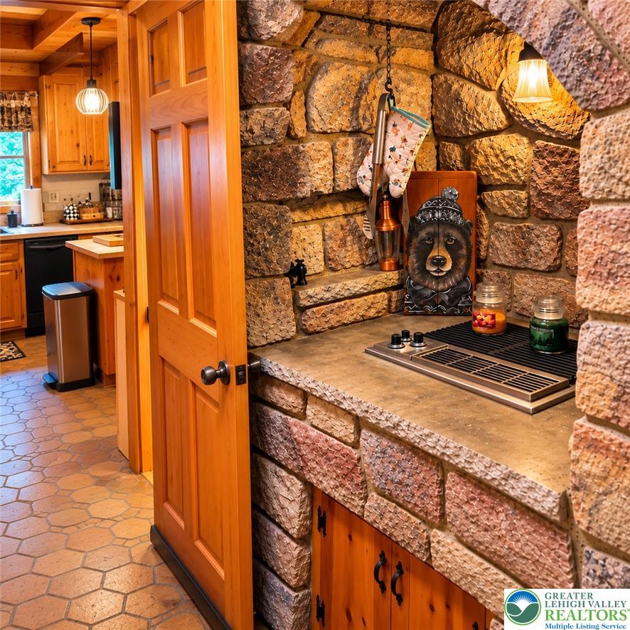 805 Blackbirch Court Property Photo 13