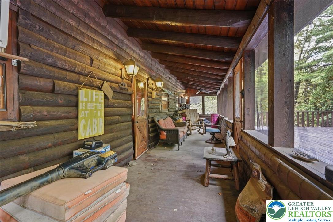805 Blackbirch Court Property Photo 32