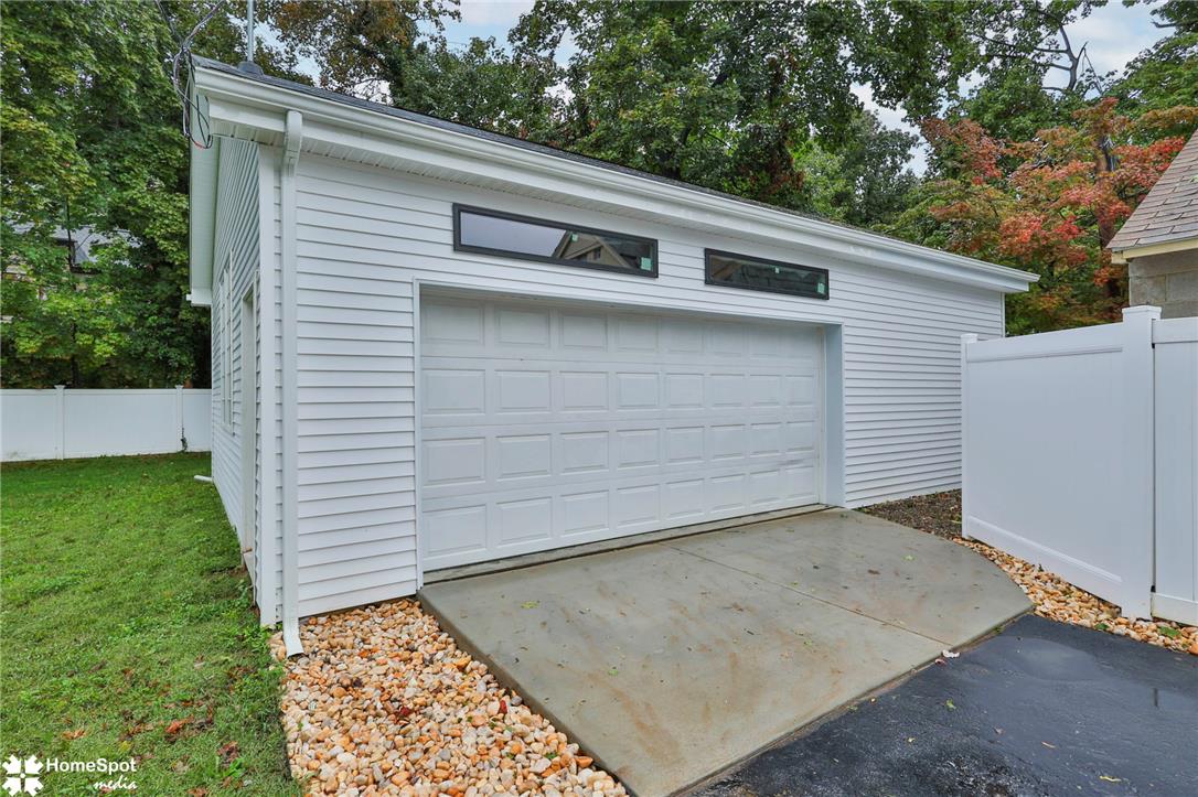 433 Seneca Street Property Photo 65