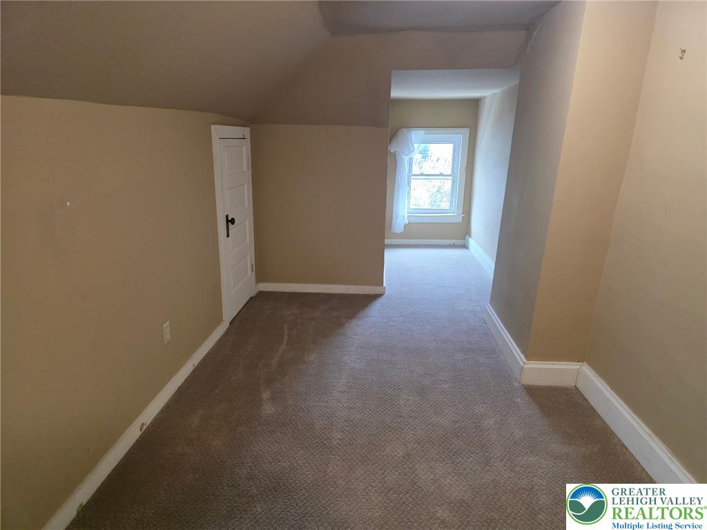428 West North Street Property Photo 23