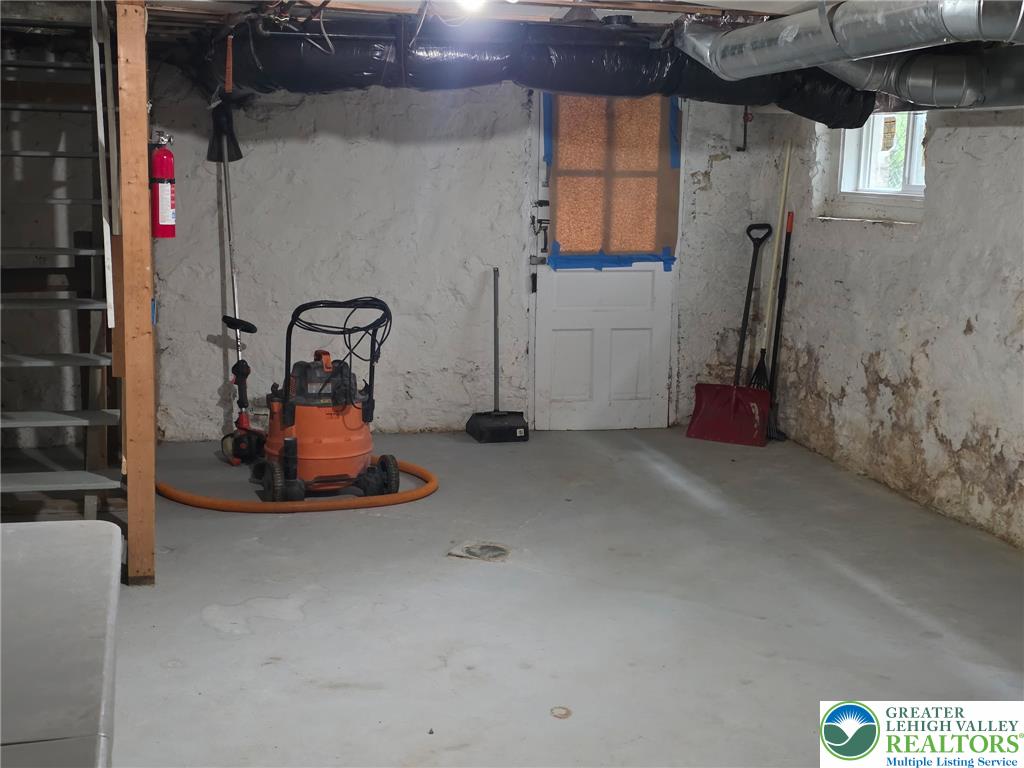 428 West North Street Property Photo 30