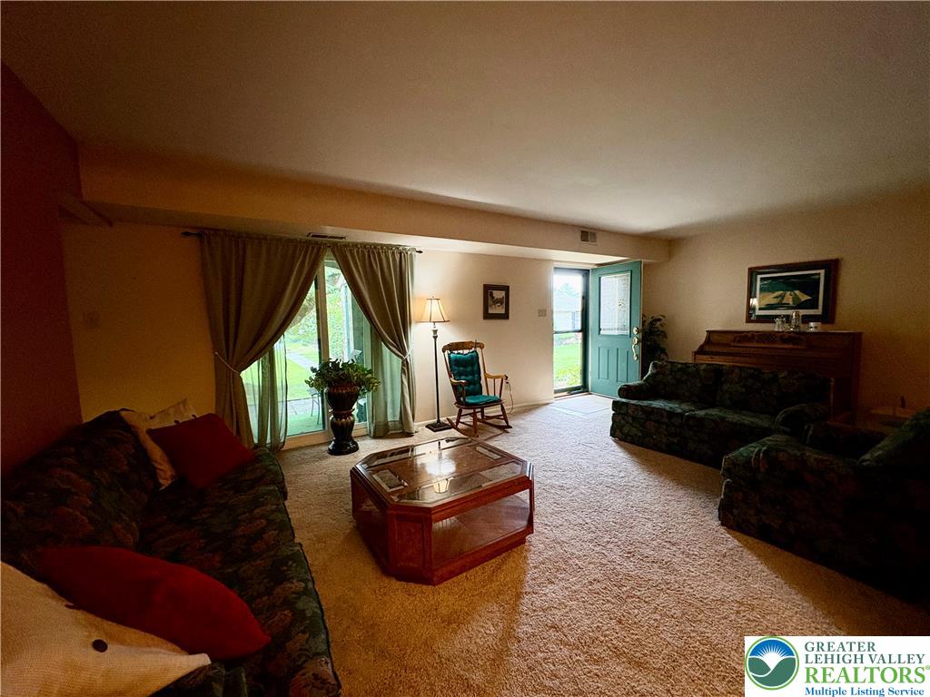 2829 Whitemarsh Place Property Photo 6
