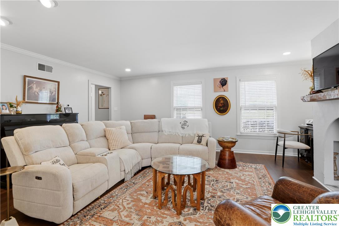 1551 Duxbury Court Property Photo 10