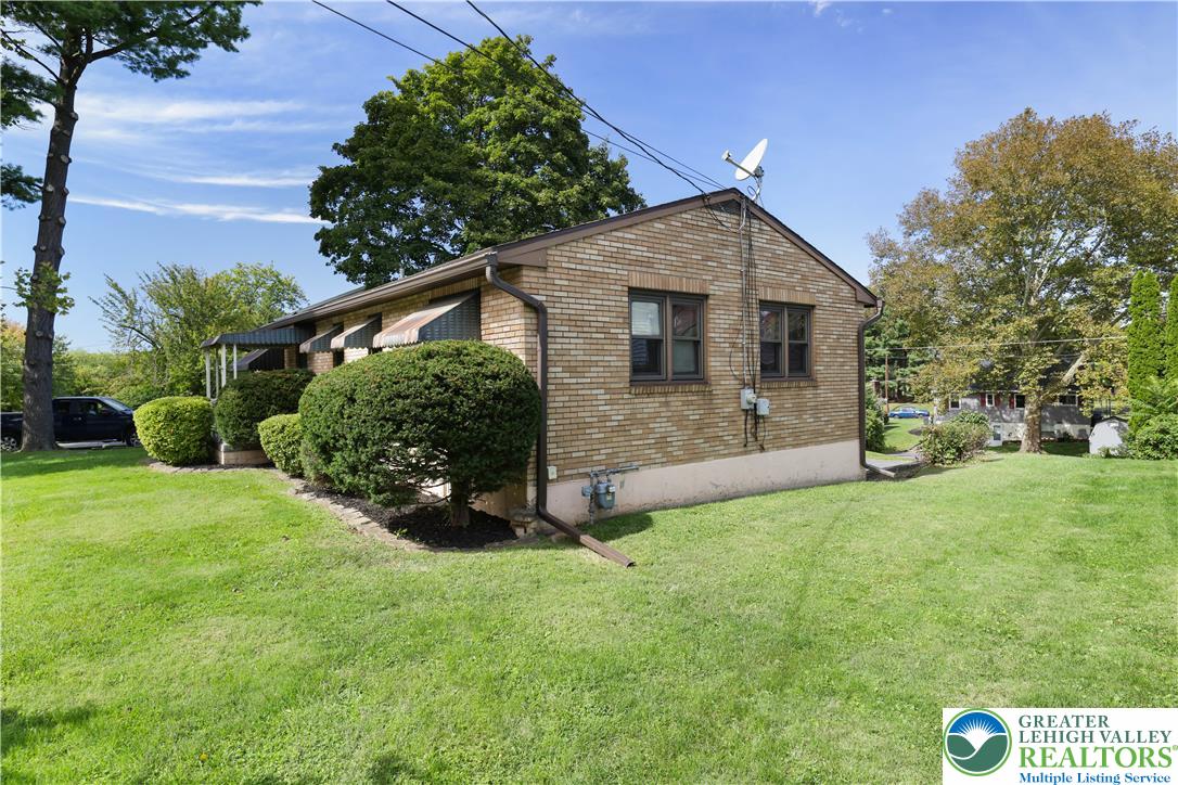 1539 Spring Garden Street Property Photo 3