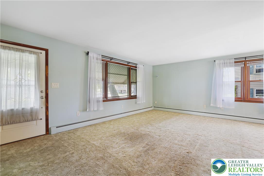 1539 Spring Garden Street Property Photo 4