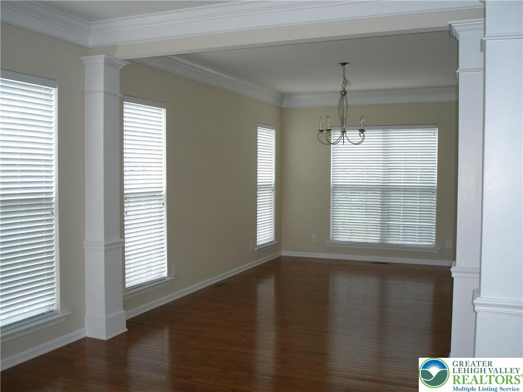 5280 High Vista Drive Property Photo 7
