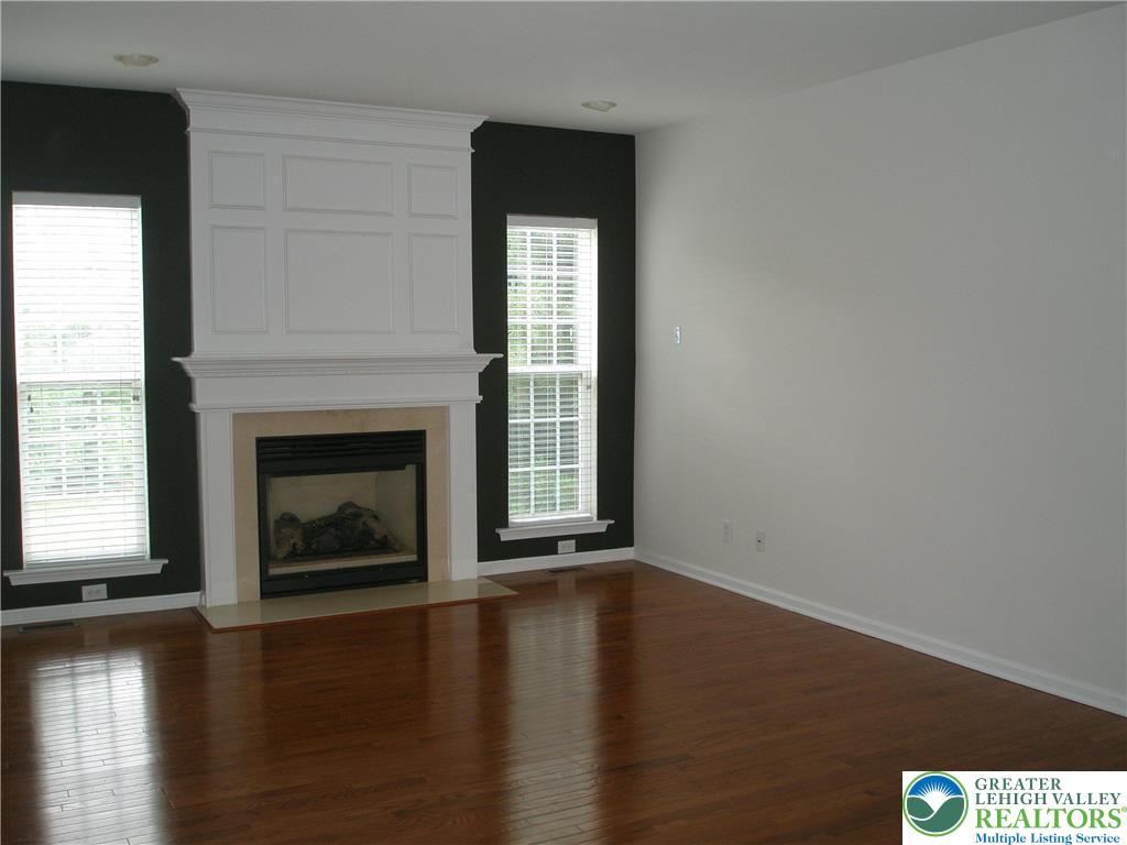 5280 High Vista Drive Property Photo 9