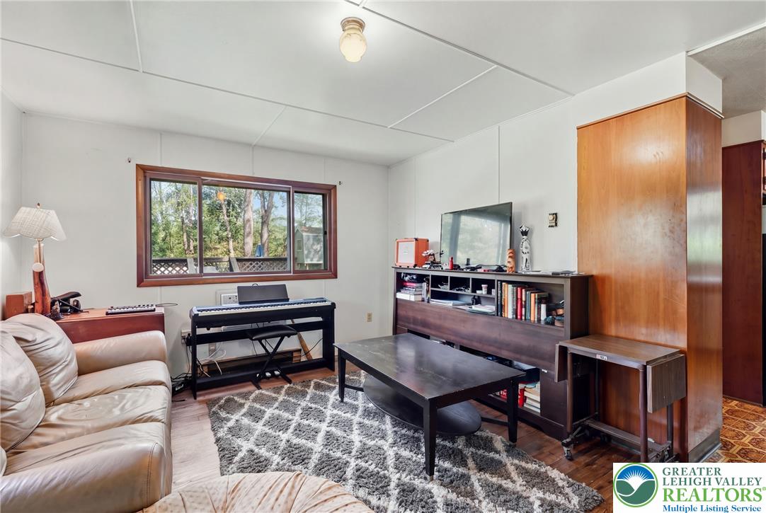 2206 Benders Drive Property Photo 8