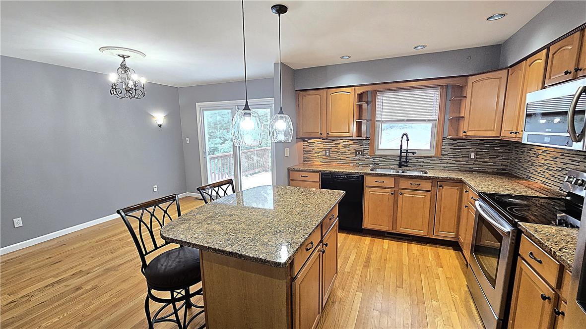 1946 Alberta Drive Property Photo 6