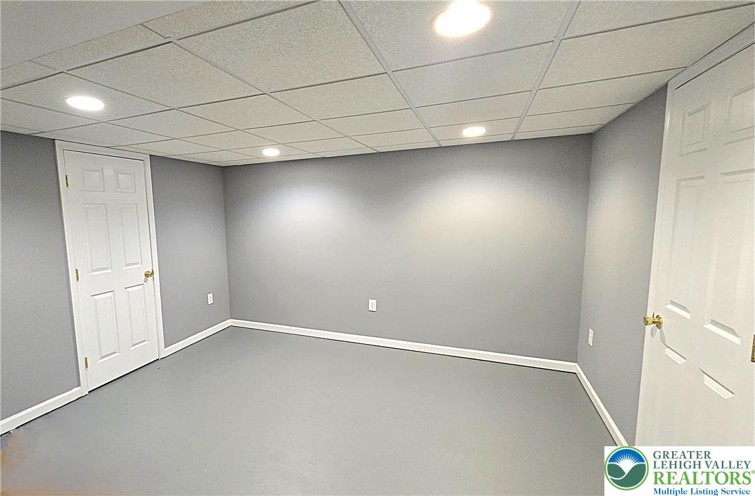 1946 Alberta Drive Property Photo 35