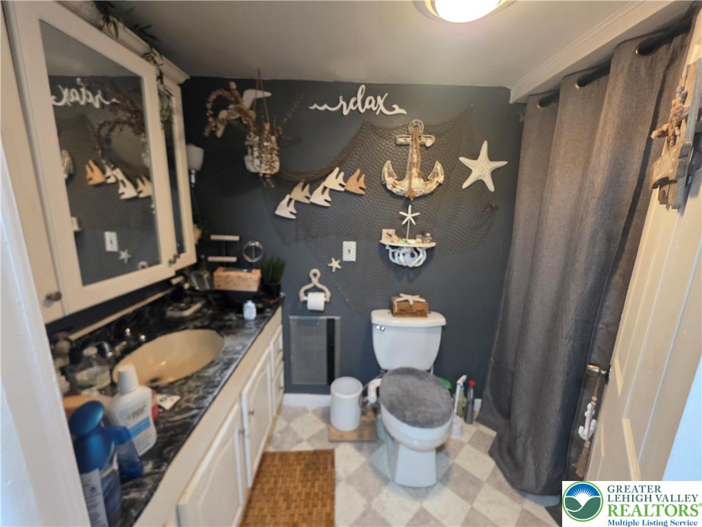 620 West Broad Street Property Photo 8