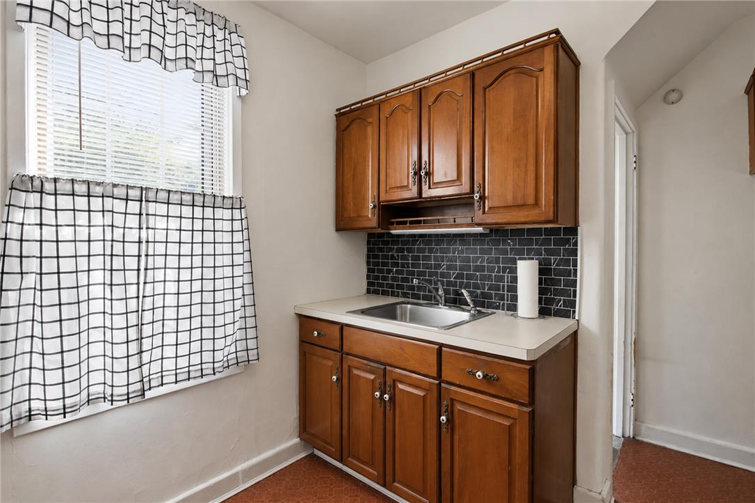 104 West Bertsch Street Property Photo 16