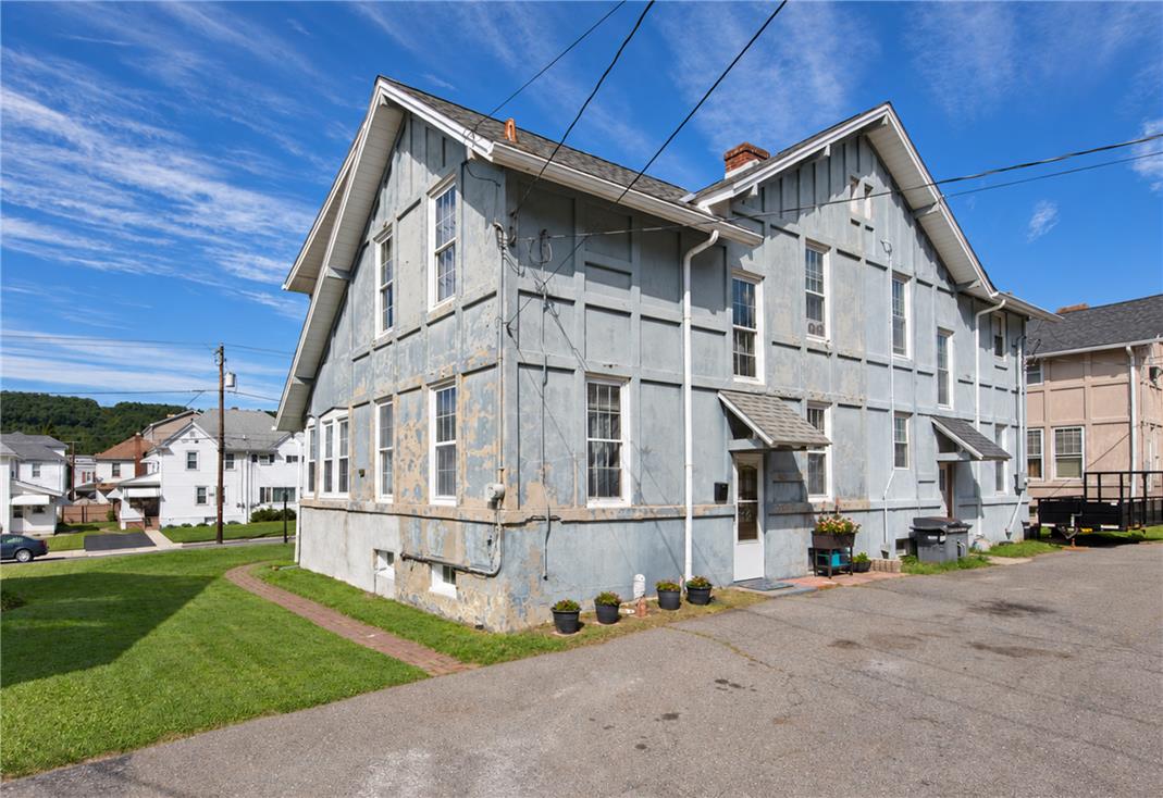 104 West Bertsch Street Property Photo 26