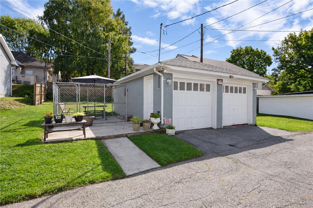 104 West Bertsch Street Property Photo 28