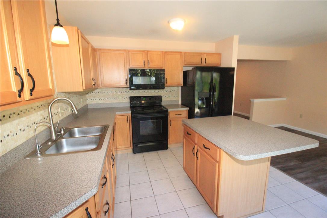 1703 Pinewind Drive Property Photo 3