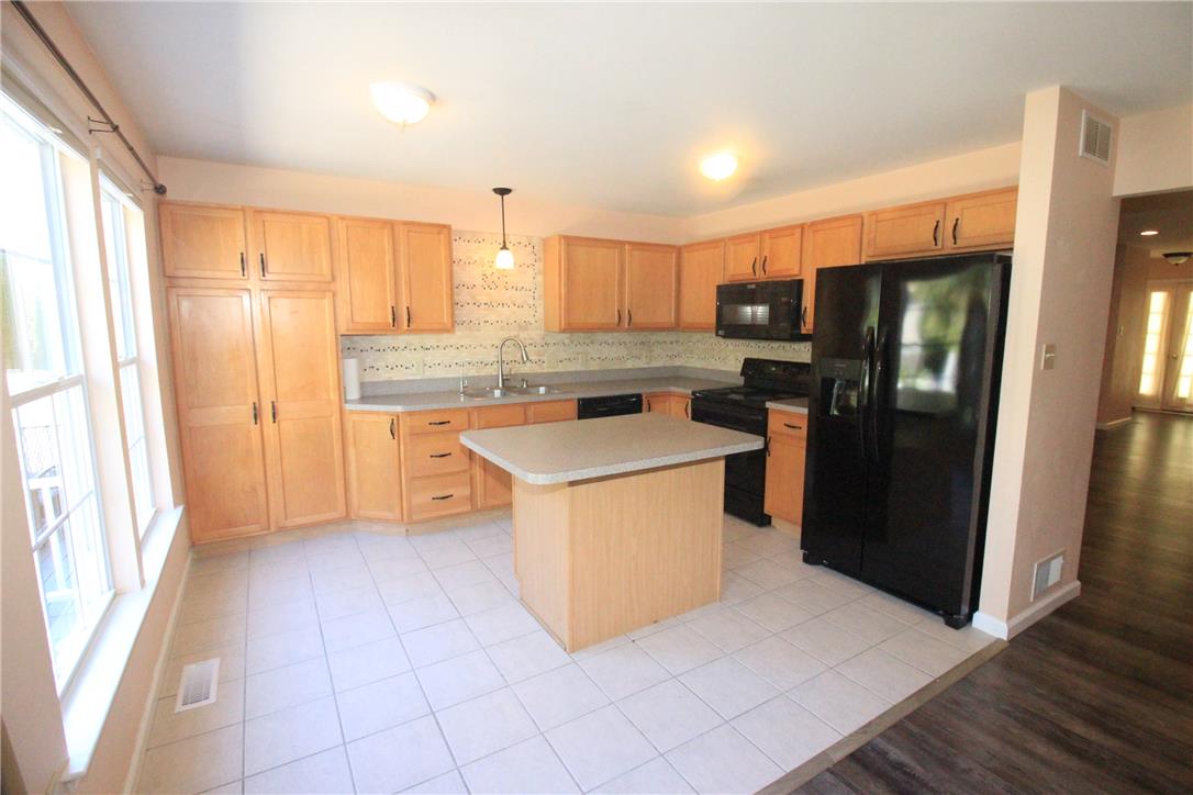 1703 Pinewind Drive Property Photo 4