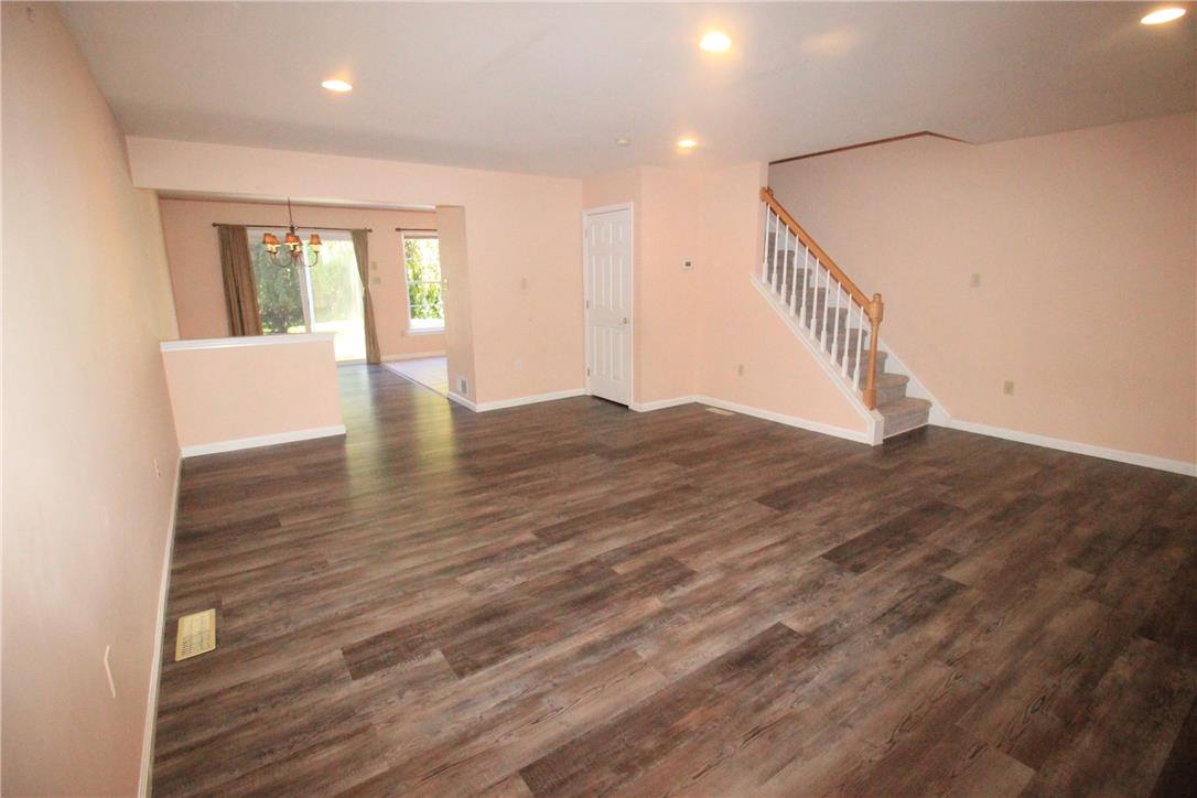 1703 Pinewind Drive Property Photo 10