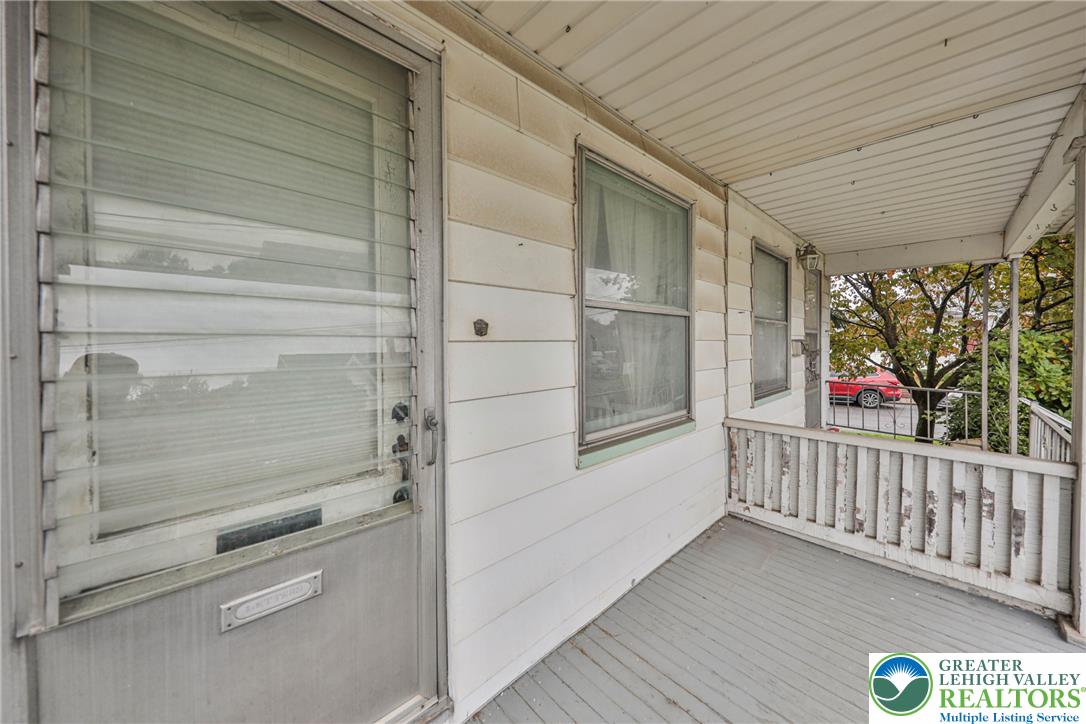 2409 Lennox Street Property Photo 4
