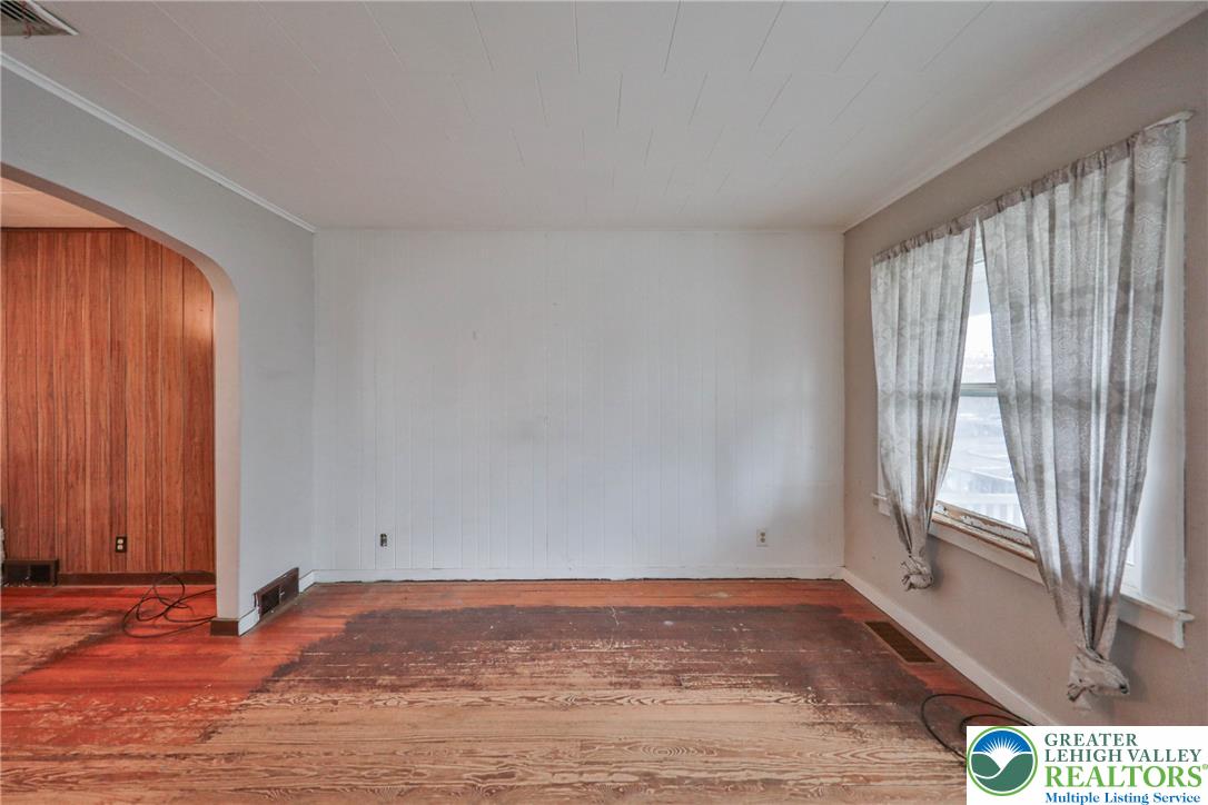 2409 Lennox Street Property Photo 8