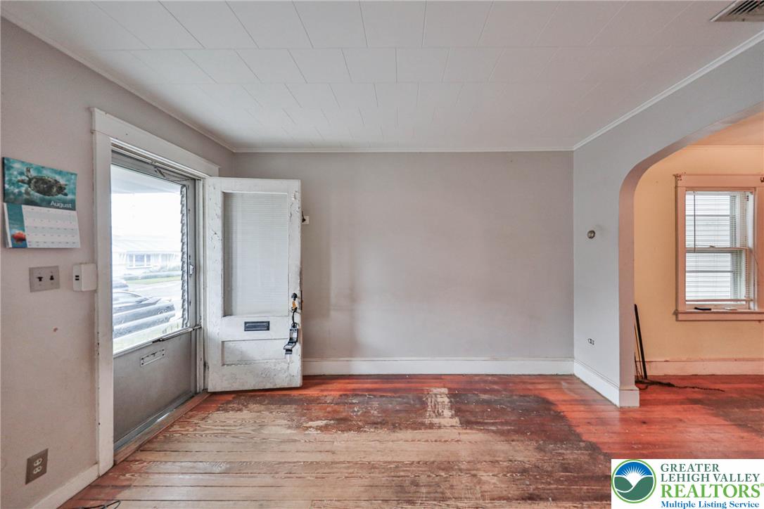 2409 Lennox Street Property Photo 9