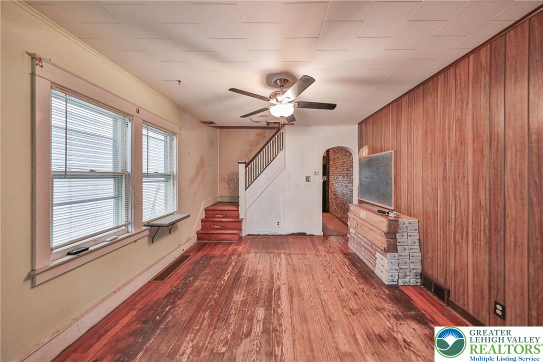 2409 Lennox Street Property Photo 9