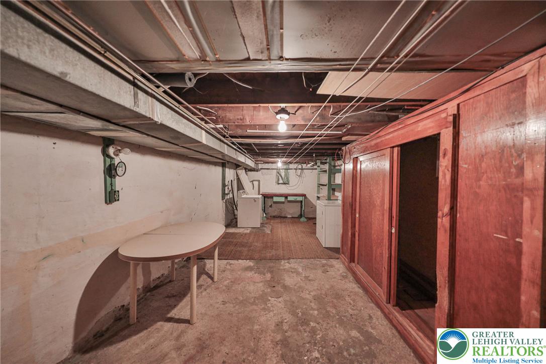 2409 Lennox Street Property Photo 38