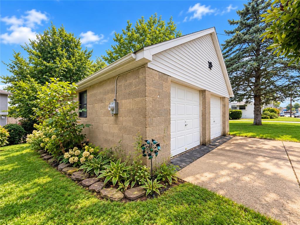 2409 Lennox Street Property Photo 46