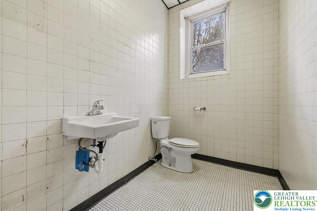 701 8th Street Property Photo 17