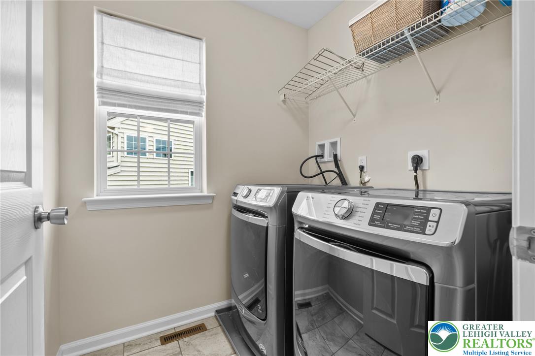 963 Spring White Drive Property Photo 28