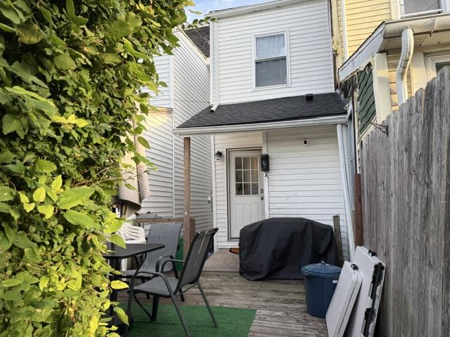 613 West Cedar Street Property Photo 2