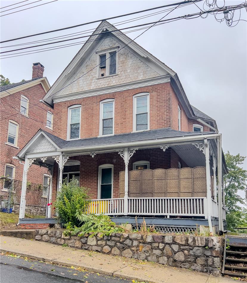 717 Market Property Photo 3