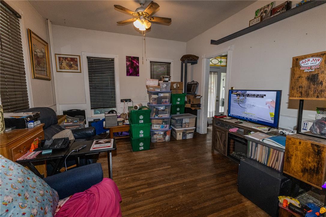 717 Market Property Photo 7
