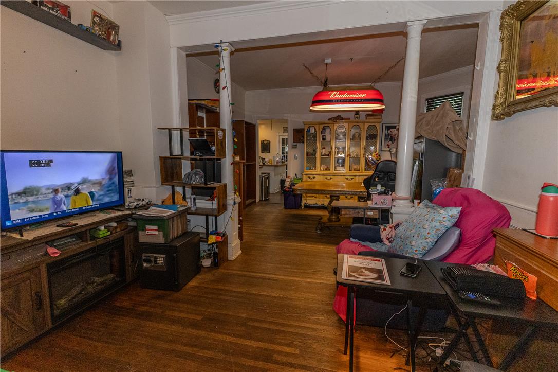 717 Market Property Photo 8