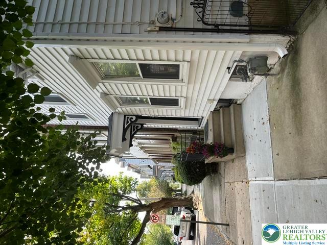 230 Porter Street Property Photo 4