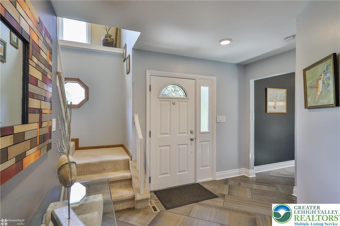 2821 Center Street Property Photo 8